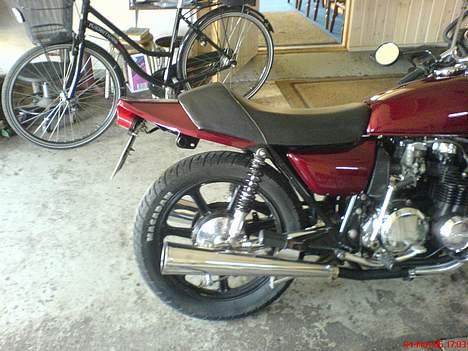 Kawasaki z650 - Så er der sgu kommet en anden bag lygte på.. fra en zx6 r... Syntes da selv det har pyntet.. billede 5