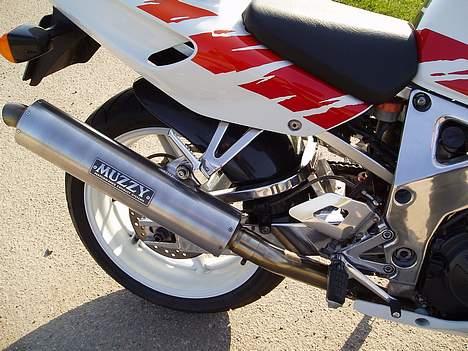 Honda CBR 900 RR (solgt) - En udstødning der kan larme billede 7