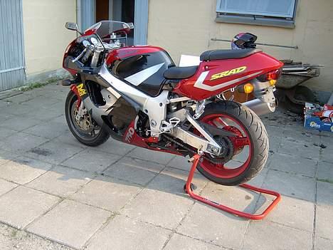 Suzuki GSX-R 750 SRAD billede 14