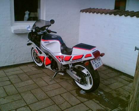 Yamaha FZR 1000  solgt billede 3