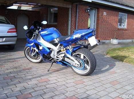 Yamaha r1 - lidt bagfra billede 3