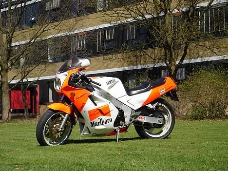 Yamaha FZR750R billede 6