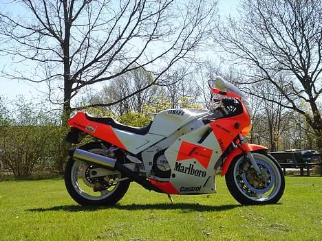 Yamaha FZR750R billede 12