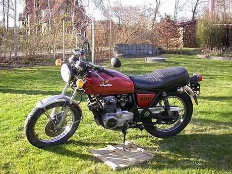 Honda CB 400 F billede 2