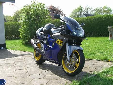Suzuki gsxr 600 "SOLGT" billede 2