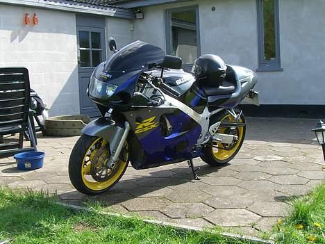 Suzuki gsxr 600 "SOLGT" billede 3