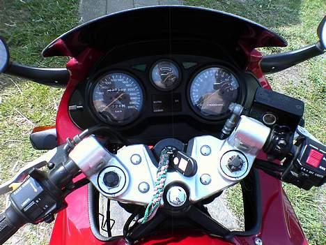 Suzuki gsx750f billede 4