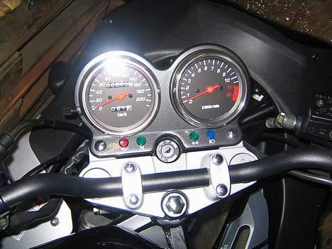 Suzuki GS500FK5 (solgt) billede 10