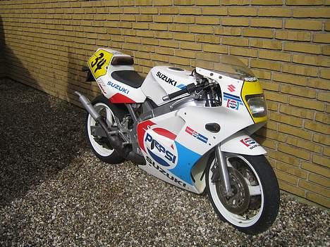 Suzuki RGV 250 Gamma billede 3