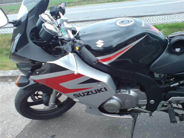 Suzuki GS500FK5 (solgt) billede 12