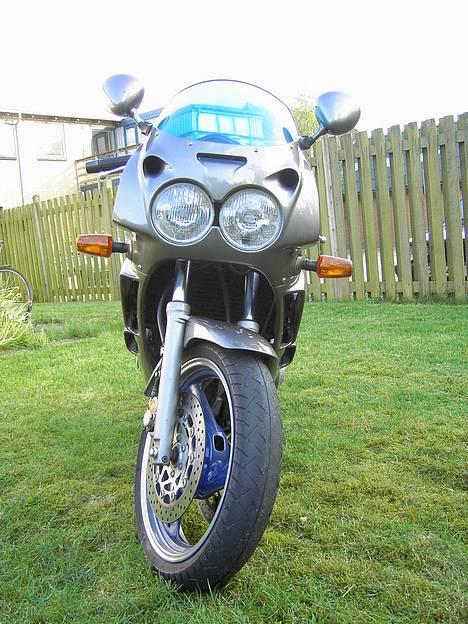 Yamaha FZR 600 *SOLGT* billede 3