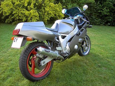 Yamaha FZR 600 *SOLGT* billede 7