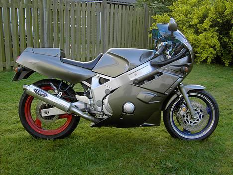 Yamaha FZR 600 *SOLGT* billede 8