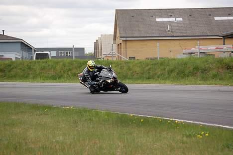 Aprilia RSV 1000 R Factory - Michelin PowerTrack day på Ring Djursland maj 2006 billede 7