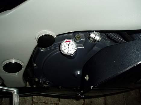 Suzuki RF 600 R - et olietermometer billede 13