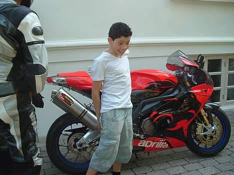 Aprilia RSV 1000 Factory billede 5