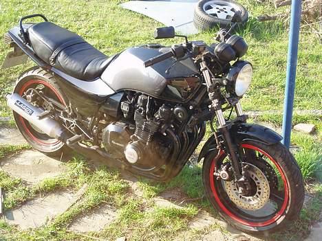 Kawasaki Gpz 1100 UT - kom til at købe en mini til min kone, så der bliver nok ikke købt så meget mere i år :-( billede 12