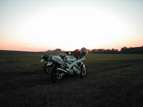 Yamaha FZR 600R *Solgt* billede 2