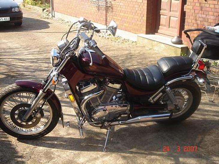 Suzuki VS 700 Intruder **Solgt** billede 1
