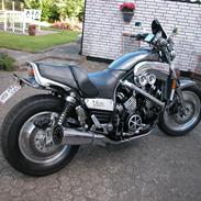 Yamaha Vmax "Carbon Edition"