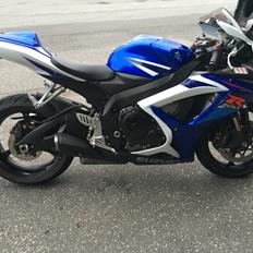 Suzuki Gsxr 750 k7 