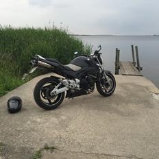 Suzuki gsr 600