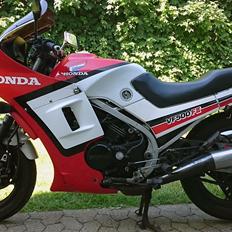 Honda Vf500f