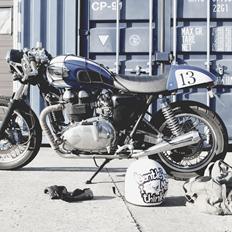 Triumph Thruxton Cafe Racer