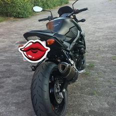 Suzuki GSR 750 AL6  Yoshimura Edition