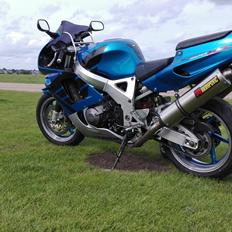 Honda cbr 900 rr
