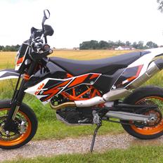KTM smc 690
