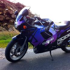 Suzuki GSX 750 F