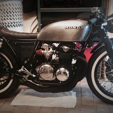 Honda CB550 cafe/bratstyle