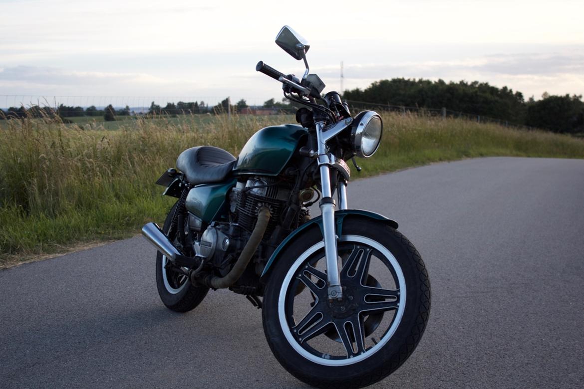 Honda CM 400 T Cafe billede 1