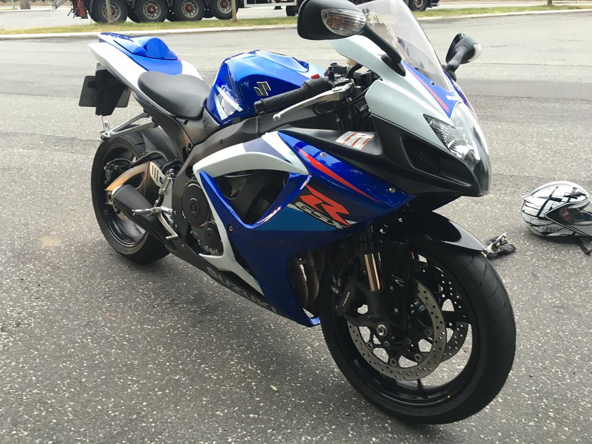 Suzuki Gsxr 750 k7  billede 2
