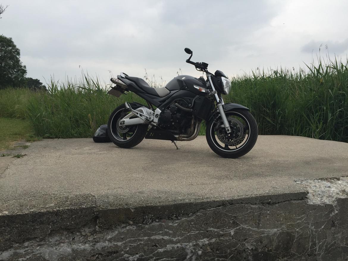 Suzuki gsr 600 billede 4