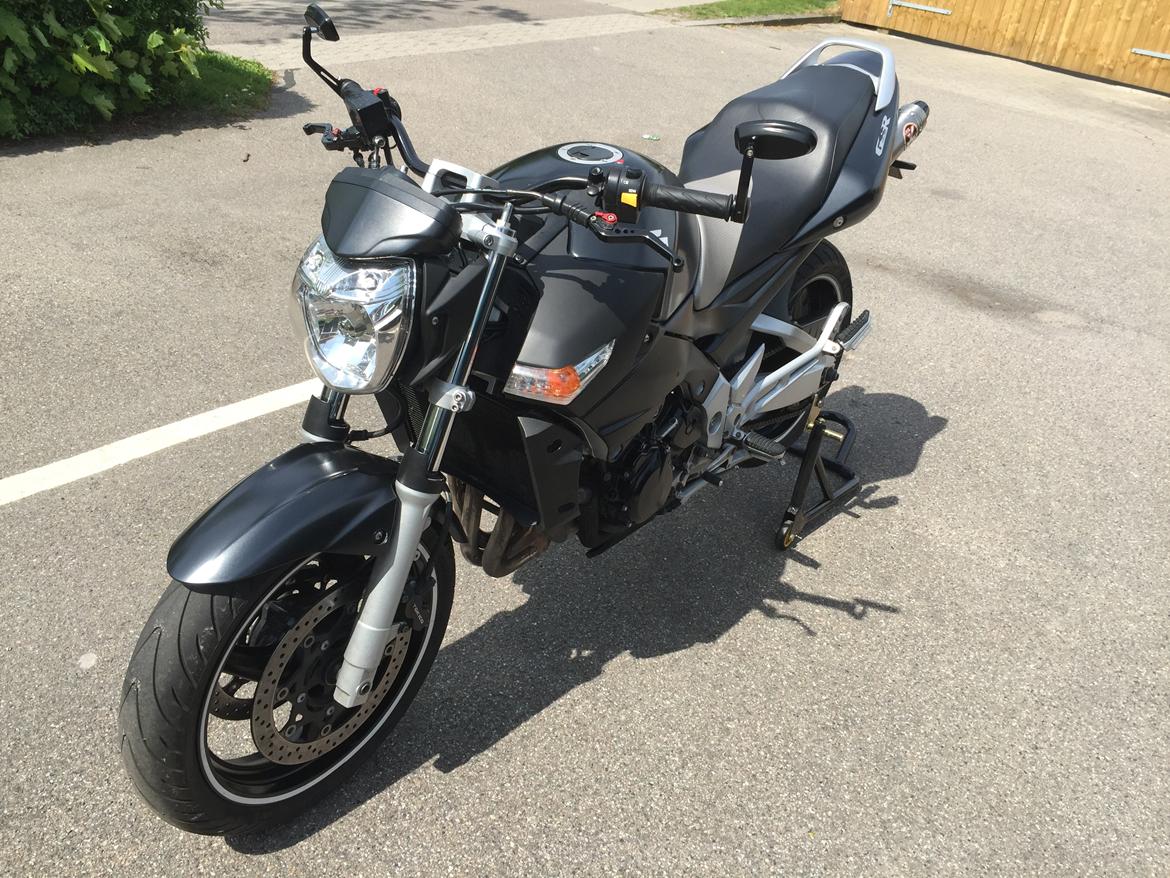 Suzuki gsr 600 billede 12