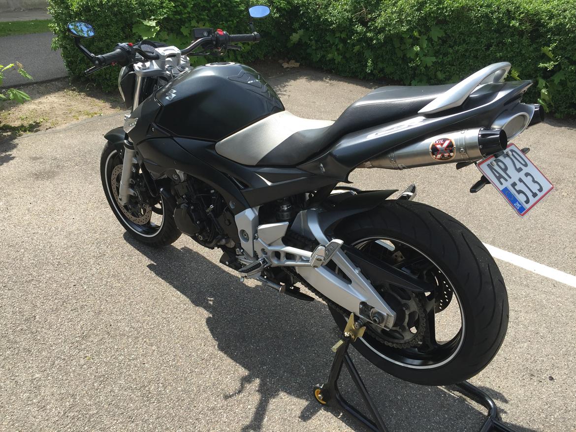 Suzuki gsr 600 billede 9