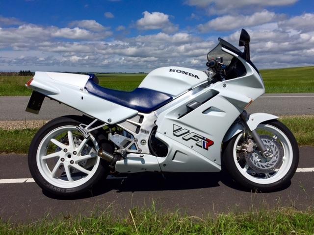 Honda VFR 750 F (RC36-1) billede 1