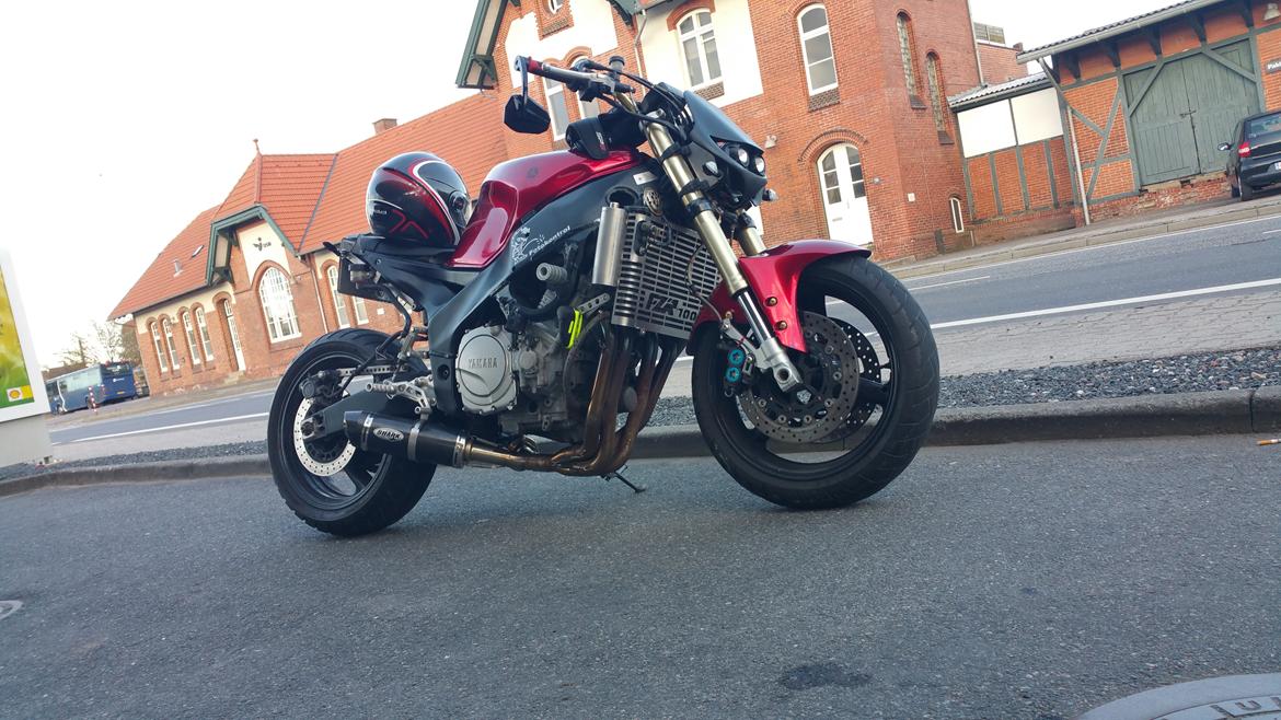 Yamaha fzr 1000 3le Streetfighter billede 1