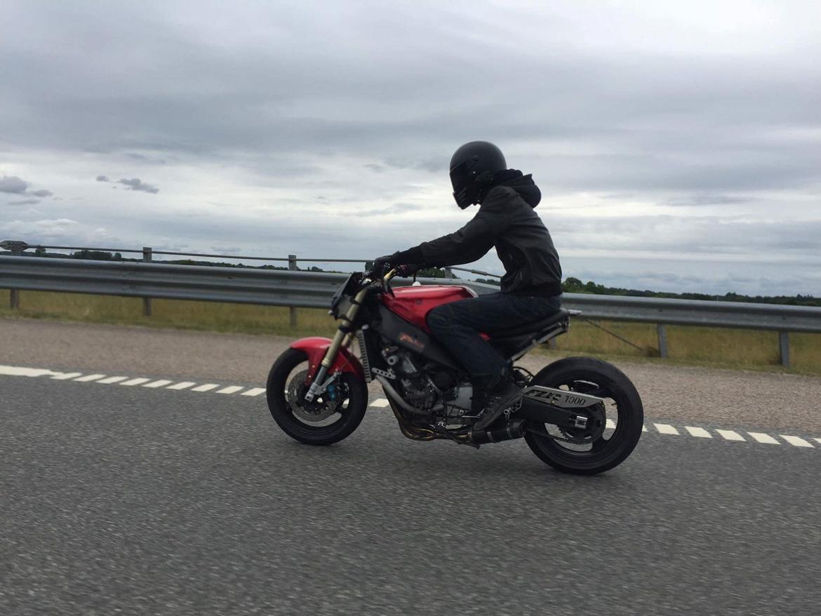 Yamaha fzr 1000 3le Streetfighter billede 7