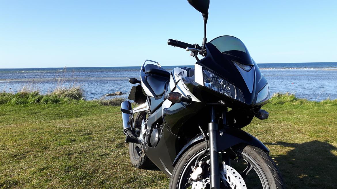 Honda CBR 125R billede 1