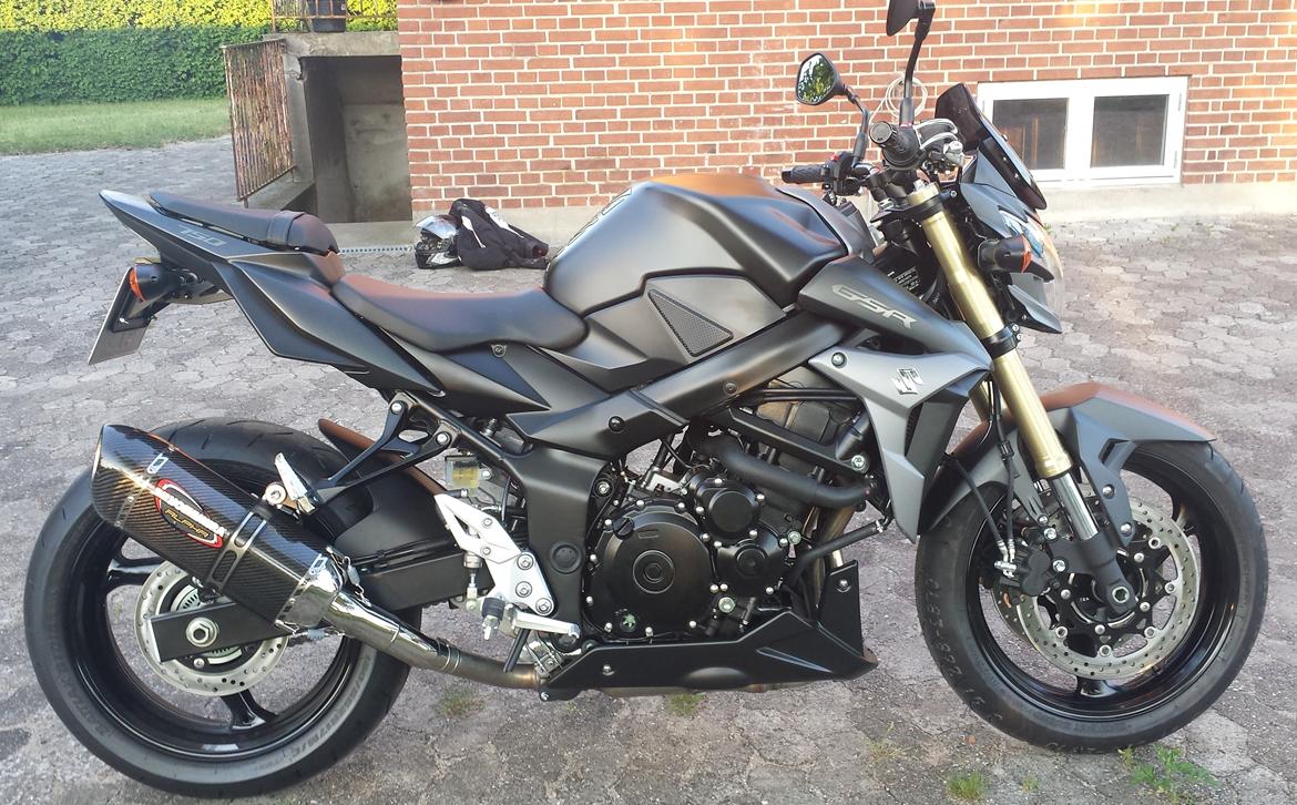 Suzuki GSR 750 AL6  Yoshimura Edition billede 1