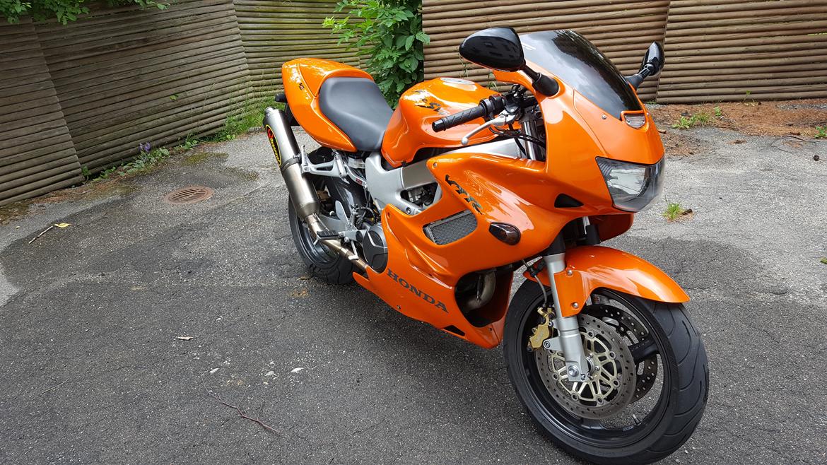 Honda VTR 1000 F FireStorm billede 1