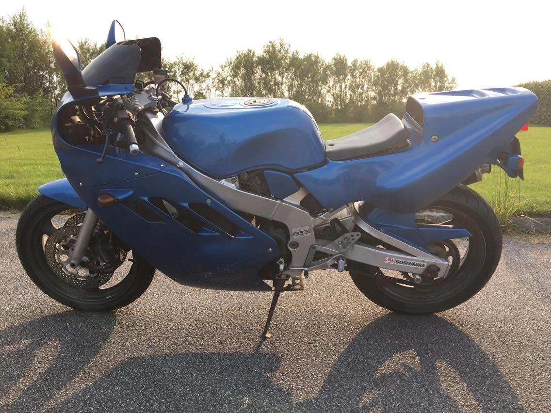 Suzuki GSXR 400 billede 1