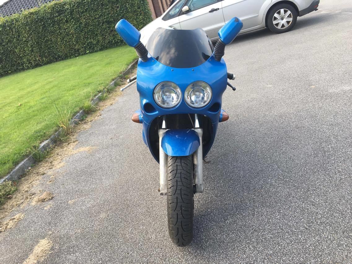 Suzuki GSXR 400 billede 3