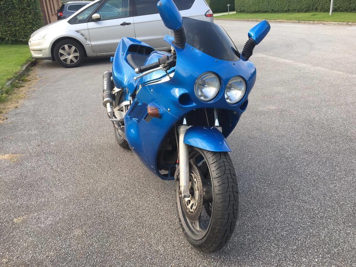 Suzuki GSXR 400 billede 4