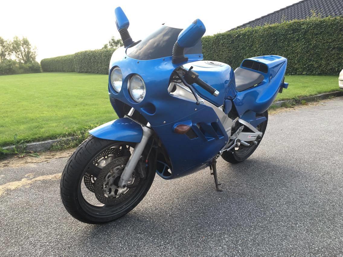 Suzuki GSXR 400 billede 2