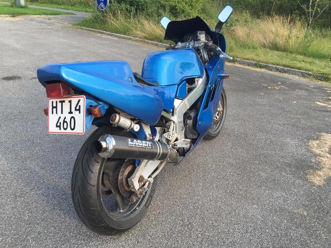 Suzuki GSXR 400 billede 9