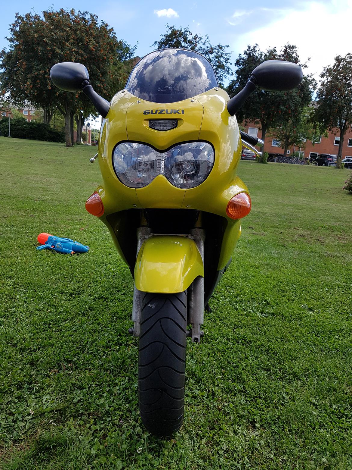 Suzuki gsx 750f (solgt) billede 2